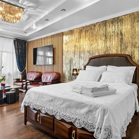 Luxurious Villa With Lush Garden And Huge Terrace Near Herastrau Park Bucureşti Exterior foto