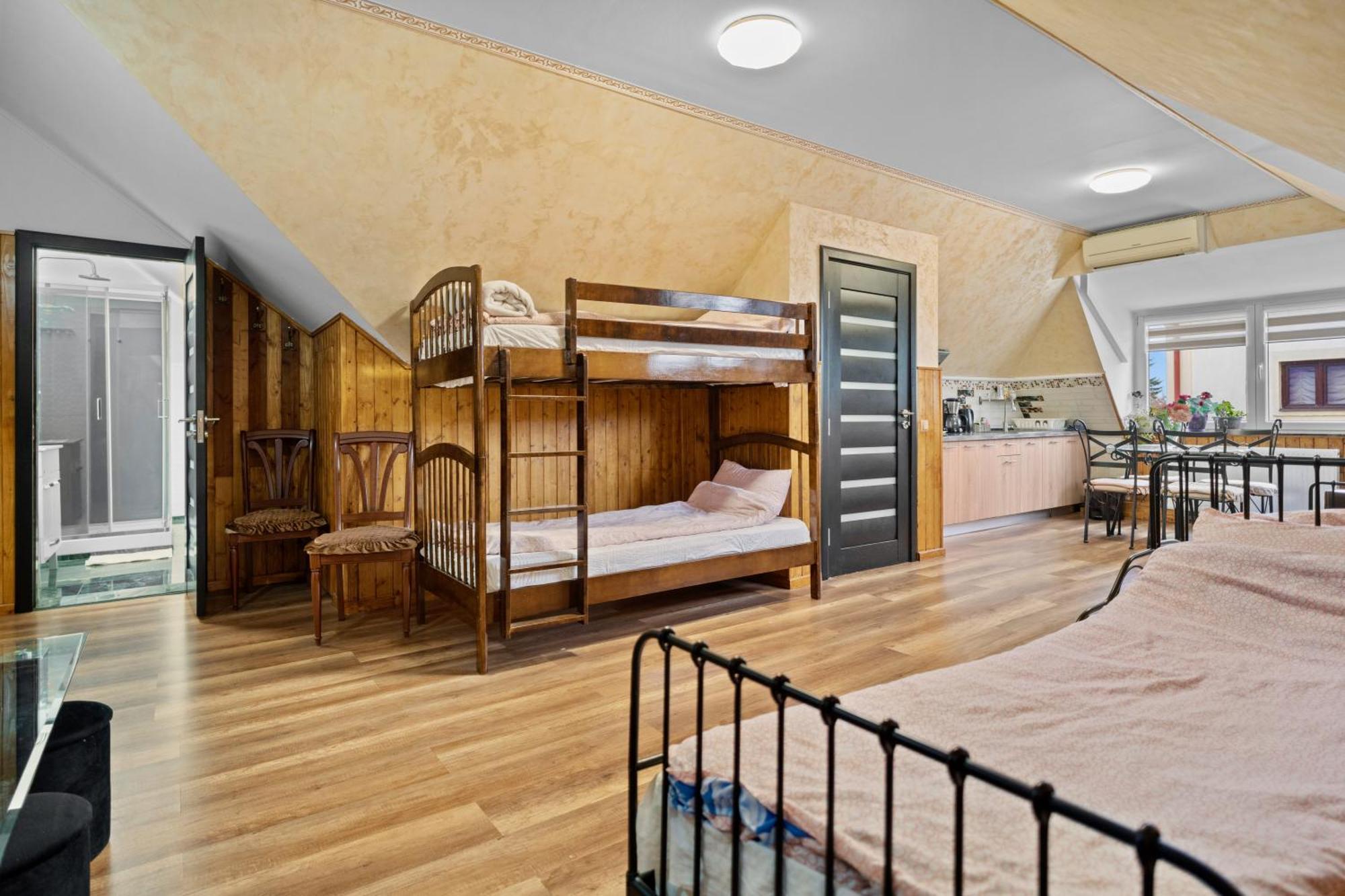 Luxurious Villa With Lush Garden And Huge Terrace Near Herastrau Park Bucureşti Exterior foto