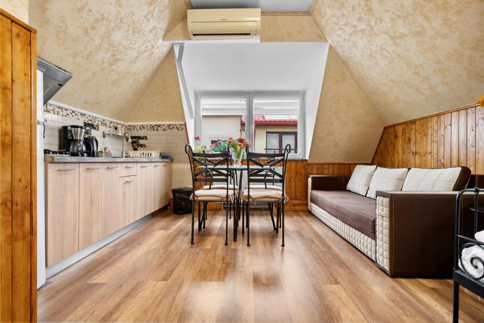 Luxurious Villa With Lush Garden And Huge Terrace Near Herastrau Park Bucureşti Exterior foto