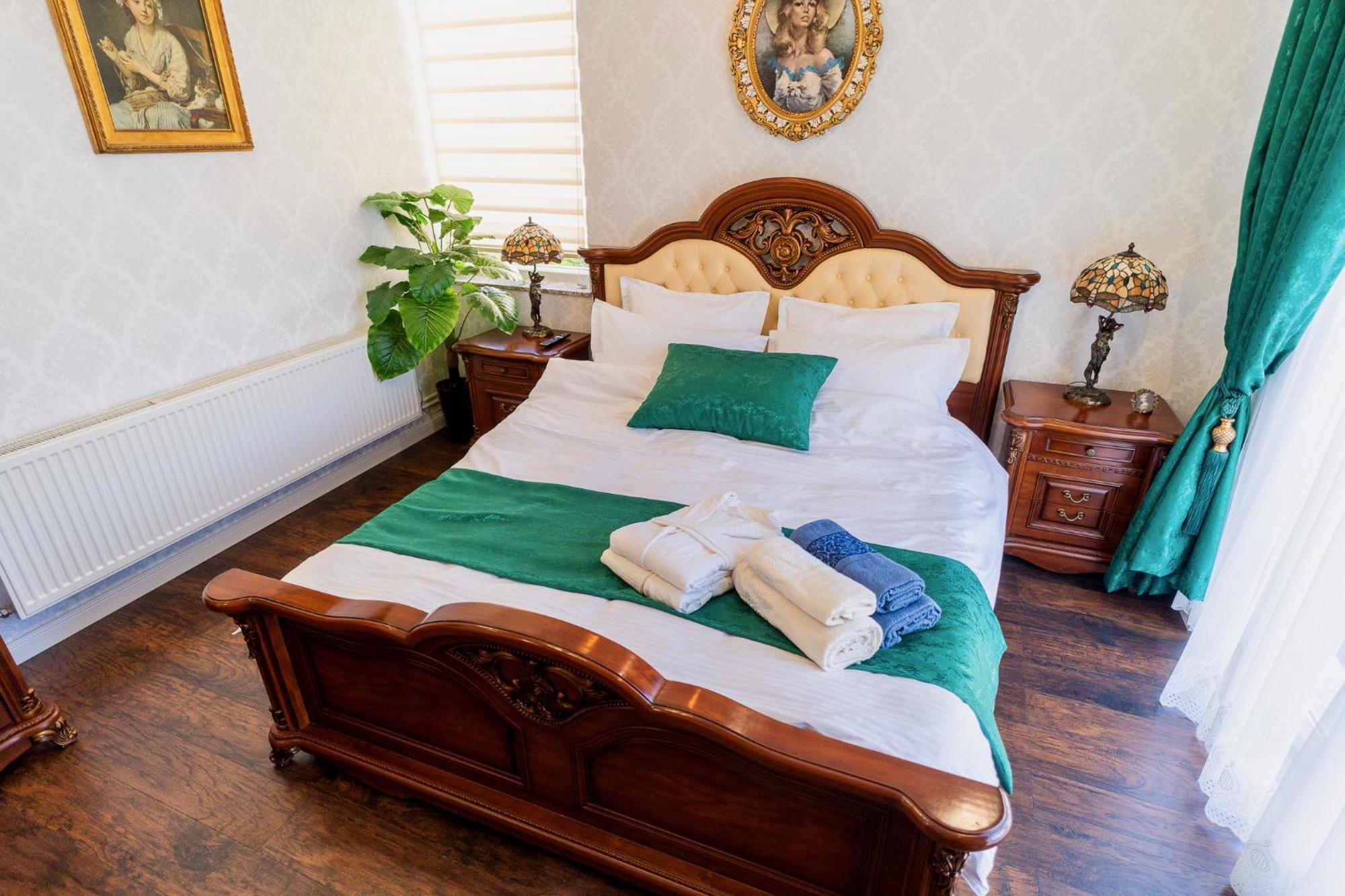 Luxurious Villa With Lush Garden And Huge Terrace Near Herastrau Park Bucureşti Exterior foto