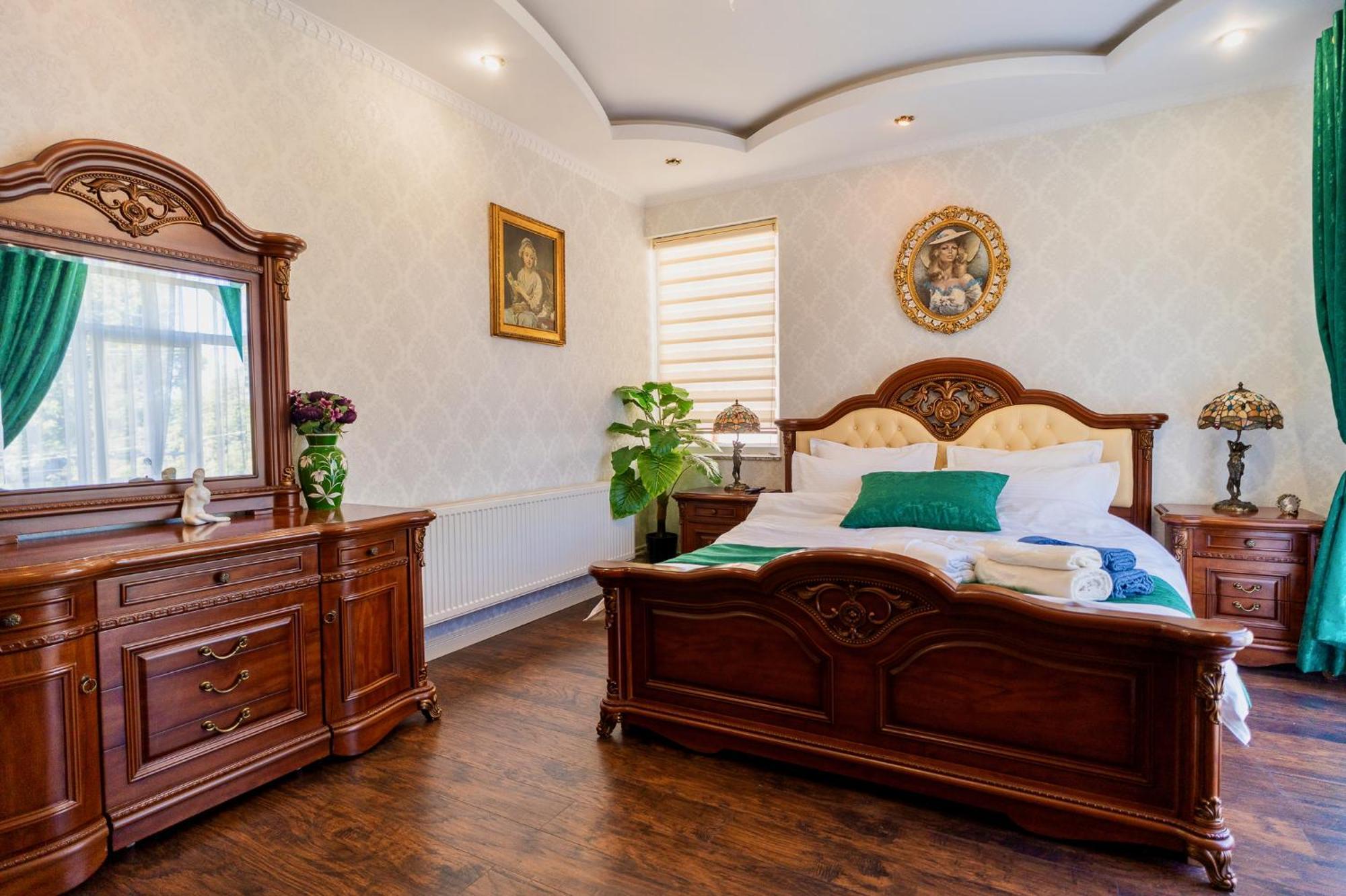 Luxurious Villa With Lush Garden And Huge Terrace Near Herastrau Park Bucureşti Exterior foto