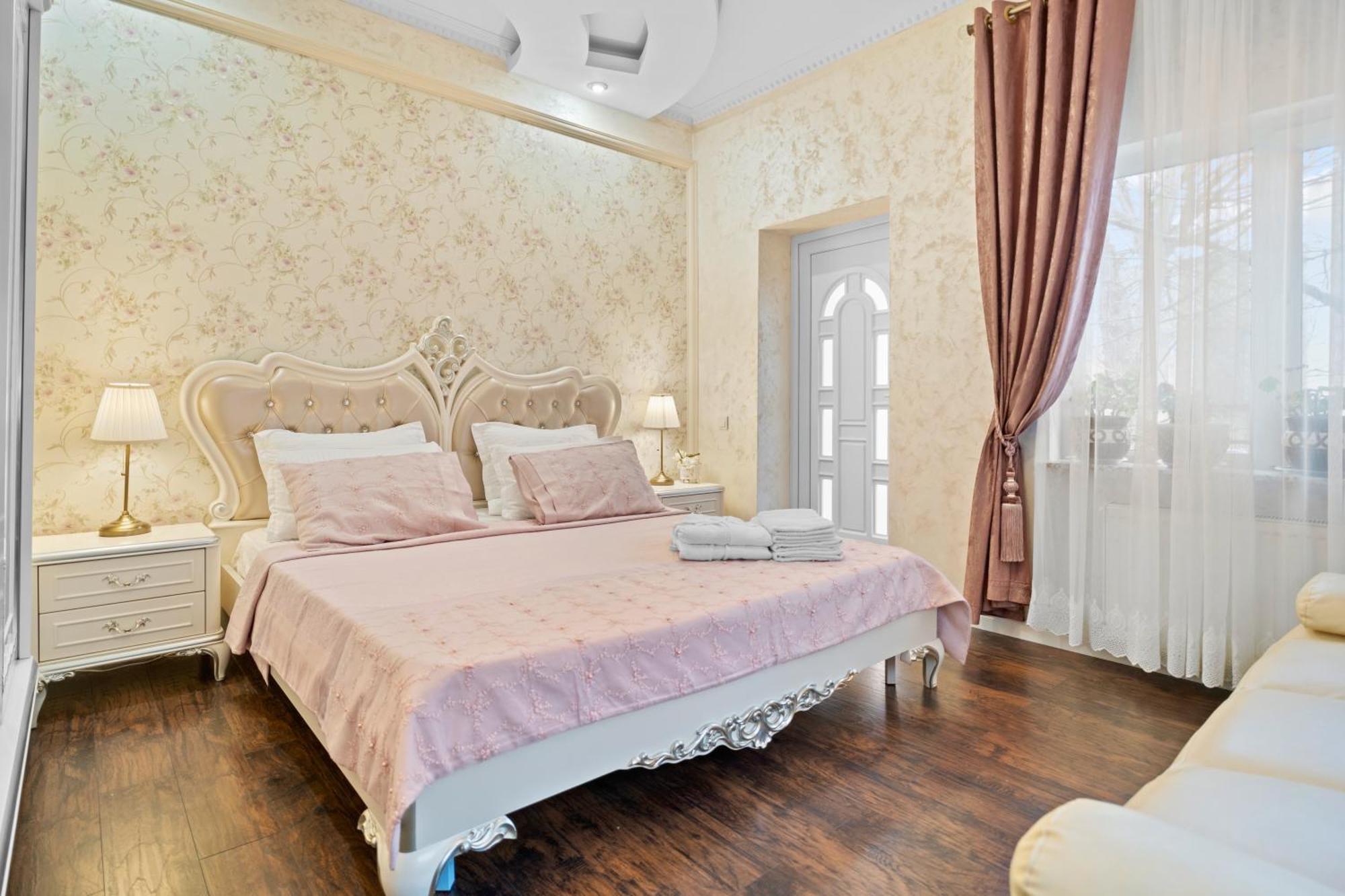Luxurious Villa With Lush Garden And Huge Terrace Near Herastrau Park Bucureşti Exterior foto
