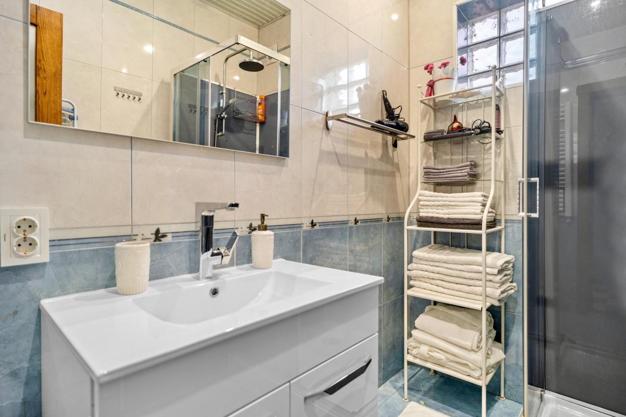 Luxurious Villa With Lush Garden And Huge Terrace Near Herastrau Park Bucureşti Exterior foto