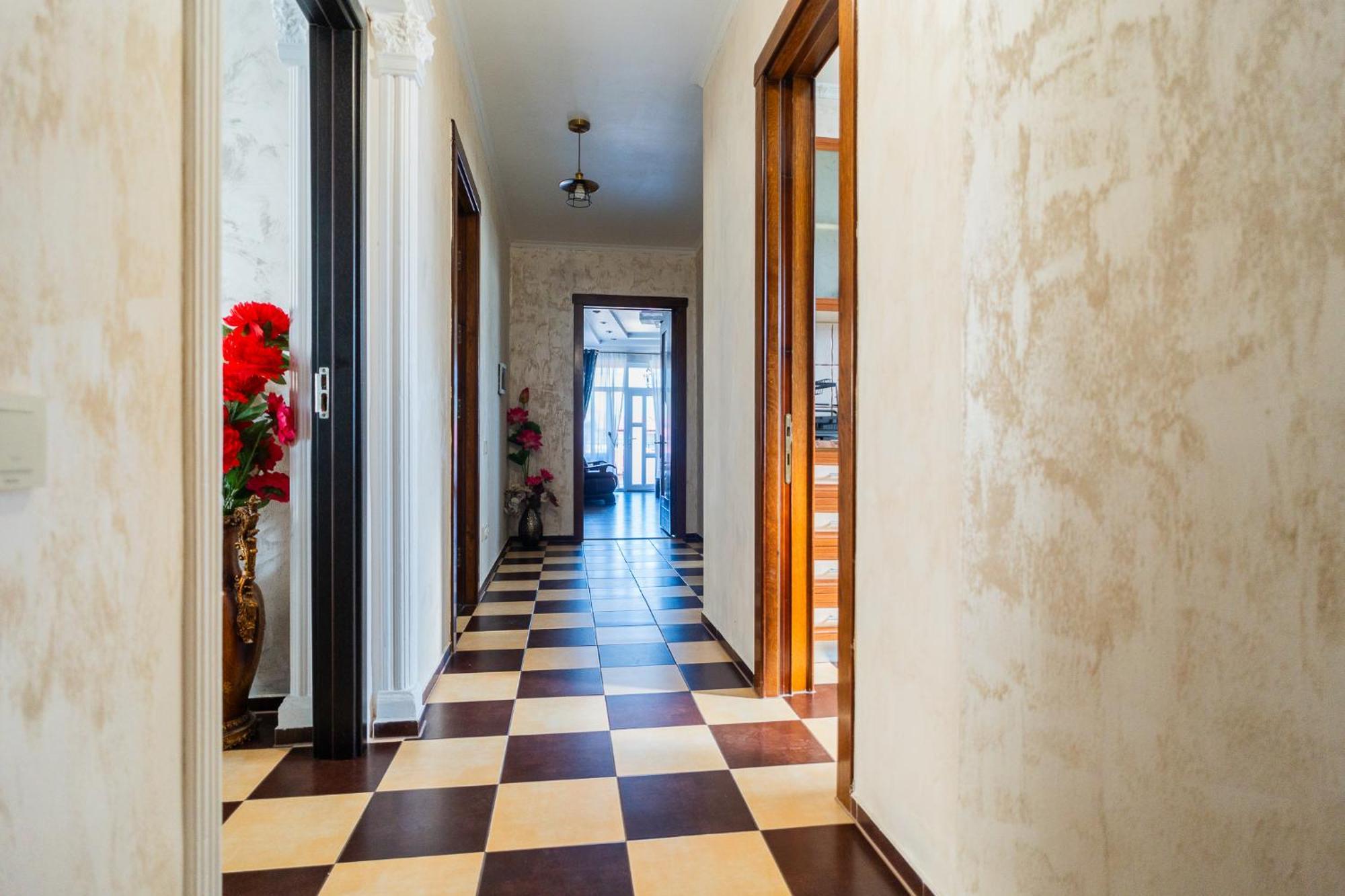 Luxurious Villa With Lush Garden And Huge Terrace Near Herastrau Park Bucureşti Exterior foto