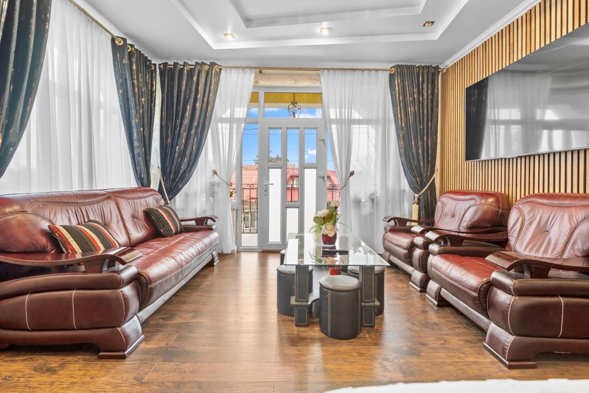 Luxurious Villa With Lush Garden And Huge Terrace Near Herastrau Park Bucureşti Exterior foto