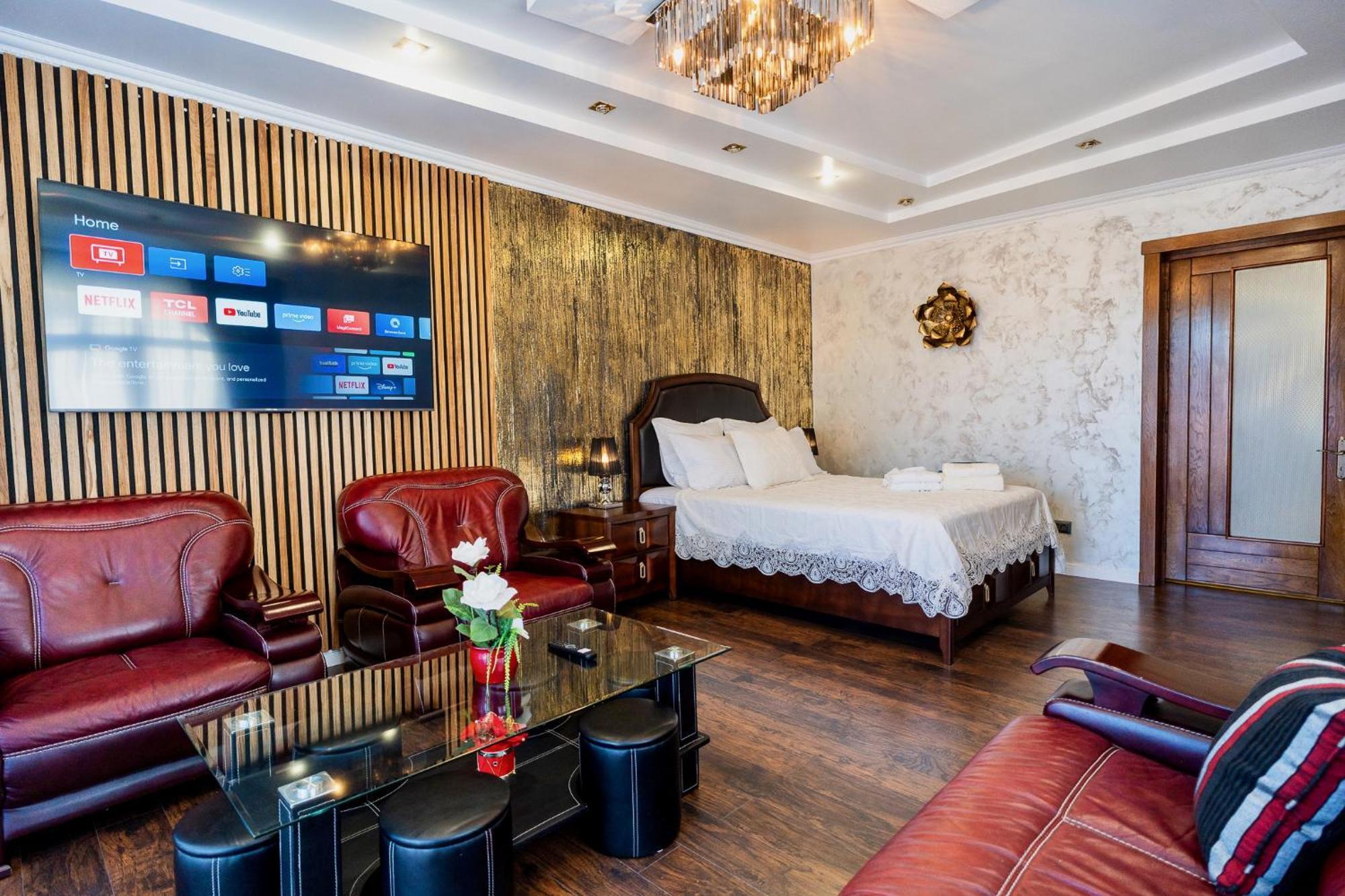Luxurious Villa With Lush Garden And Huge Terrace Near Herastrau Park Bucureşti Exterior foto